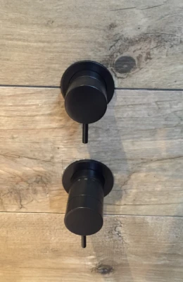 Waterevolution Flow Einbau-Duschthermostat mit 2 Ausgängen, mattschwarz mit runder Rosette 1208778072