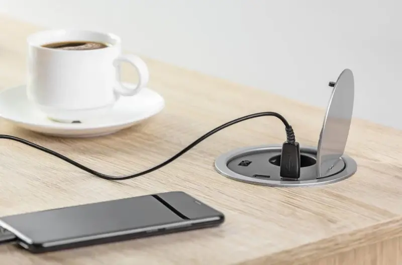 Indux Cover Einbau-Steckdose Silber in Arbeitsplatte mit Stift-Erdung Typ E, mit 2 usb Anschlüssen 1208957399