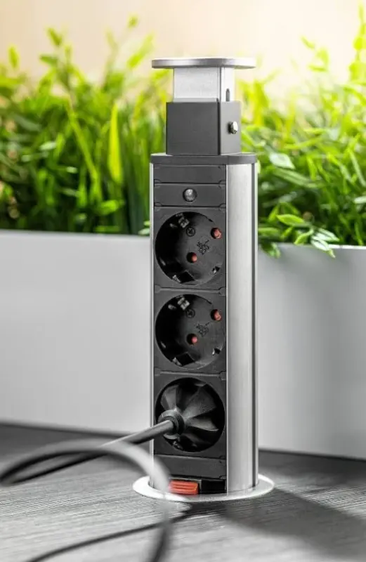 Indux Up & Down enge versenkbare schwarze Steckdose in Arbeitsplatte Stift-Erdung Typ E, mit 3 Steckdosen und 2 x USB 1208957418