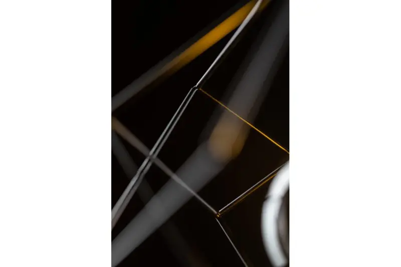 Decor Rosa geometrische Pendelleuchte bestehend aus 2 schwarzen Würfeln 3437