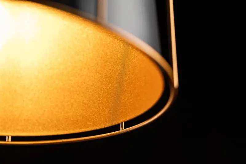 Decor Goa schwarze Pendelleuchte mit dekorativem Goldrahmen 3512