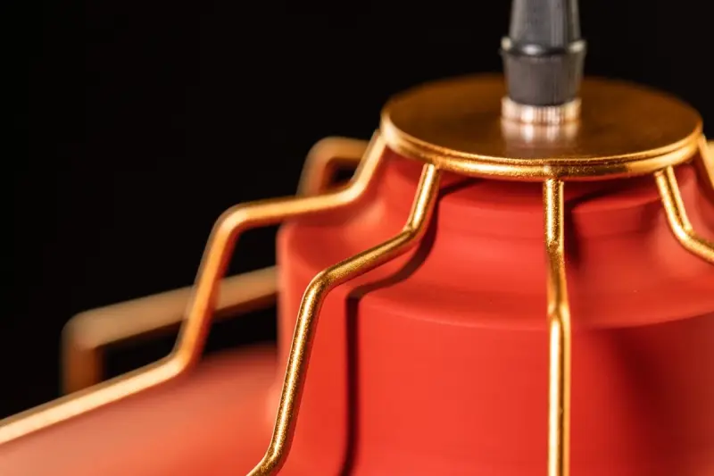 Decor Goa rote Pendelleuchte mit dekorativem Goldrahmen 3536