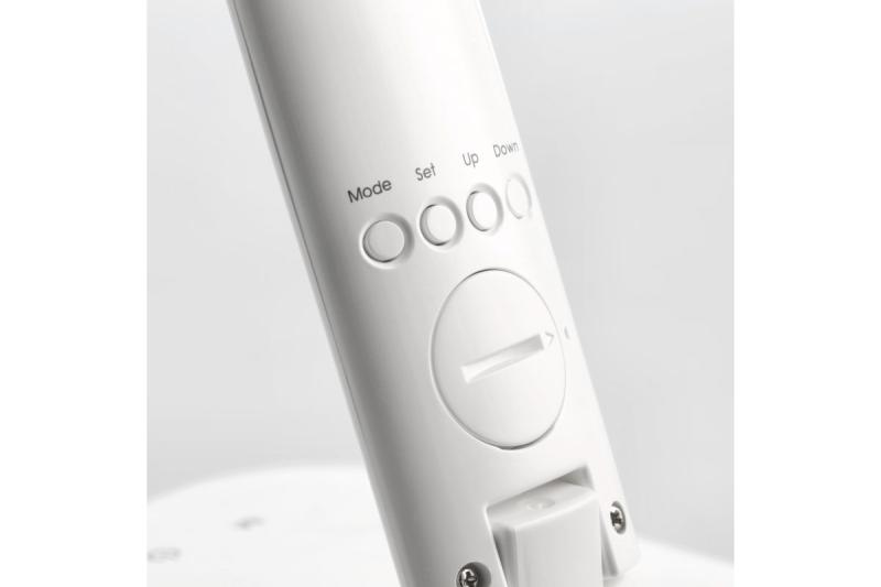 Decor Schreibtischlampe LINEAR 7W 420lm AC220-240V 3-CCT 5-Stufen-Dimmung PF>0,5 RA>80 weiß 1208962500