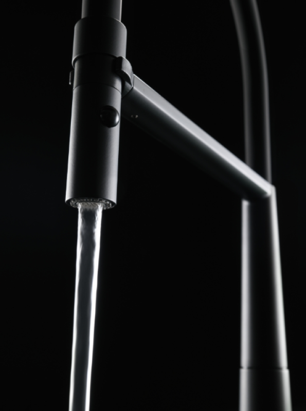 Franke Icon Einhebel-Küchenarmatur mit Flexibler Handbrause, Schwarz 115.0690.598