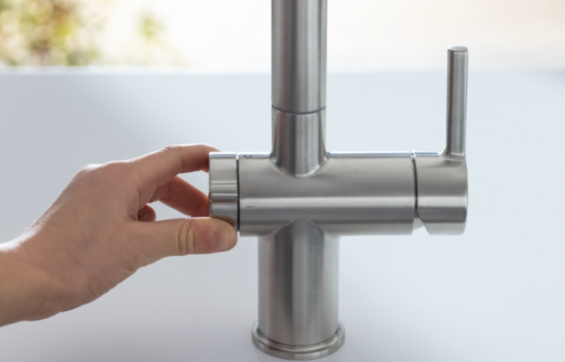 Franke Active Twist Einhebelmischer Edelstahloptik mit Ausziehbarer Brause und Integrierter Abflussbedienung 115.0653.505