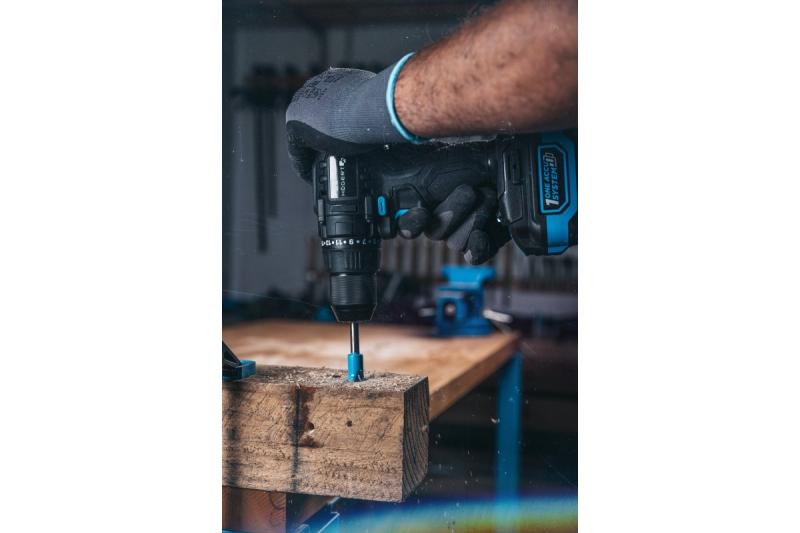 HÖGERT Akkubohrmaschine 18V, Set mit Akku, Ladegerät, Bithalter, Bohrmagazin