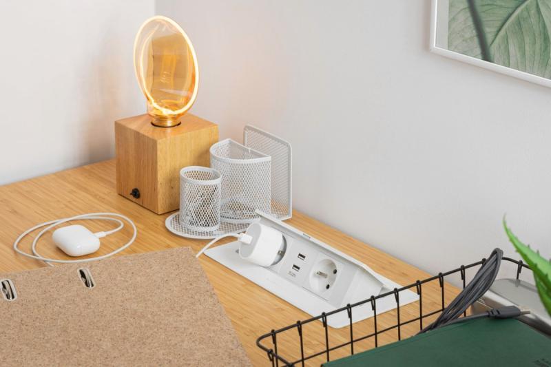 Weiches, ausziehbares Steckdosenmodul.