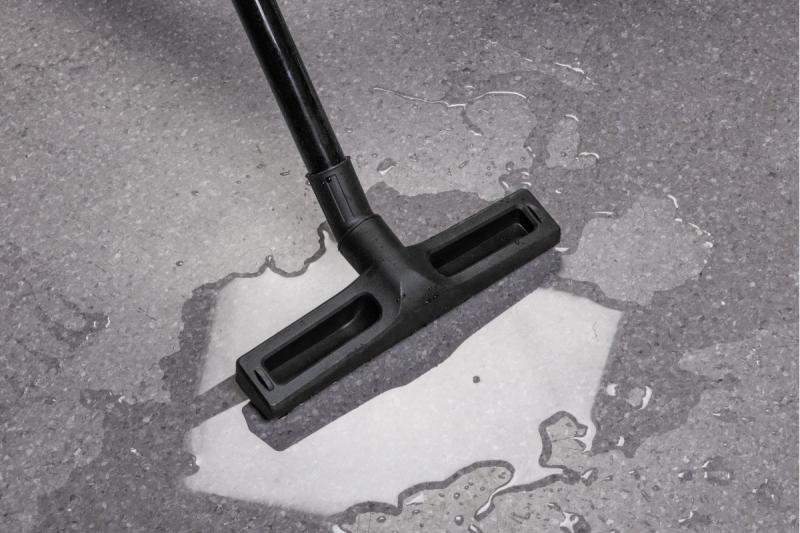 Nass- und Trockenuniversalstaubsauger 20 l