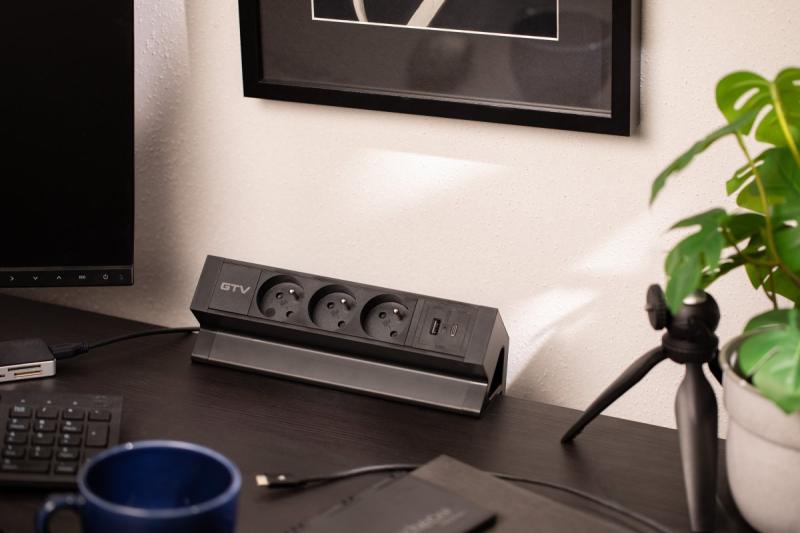 Basco Möbelsteckdose, 3 x Steckdose mit Erdung, USB A+C, 1,5m Kabel, schwarz mit Montage