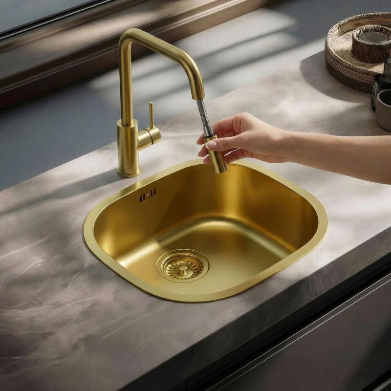 Pure.Sink Luxion Goldener Küchenwasserhahn Square mit ausziehbarem Auslauf PLXSQUA-60