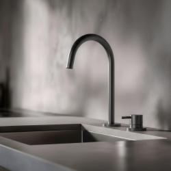 Pure.Sink Luxion 2-Loch-Küchenarmatur aus Gun Metal mit rundem Auslauf PLX2HR-61