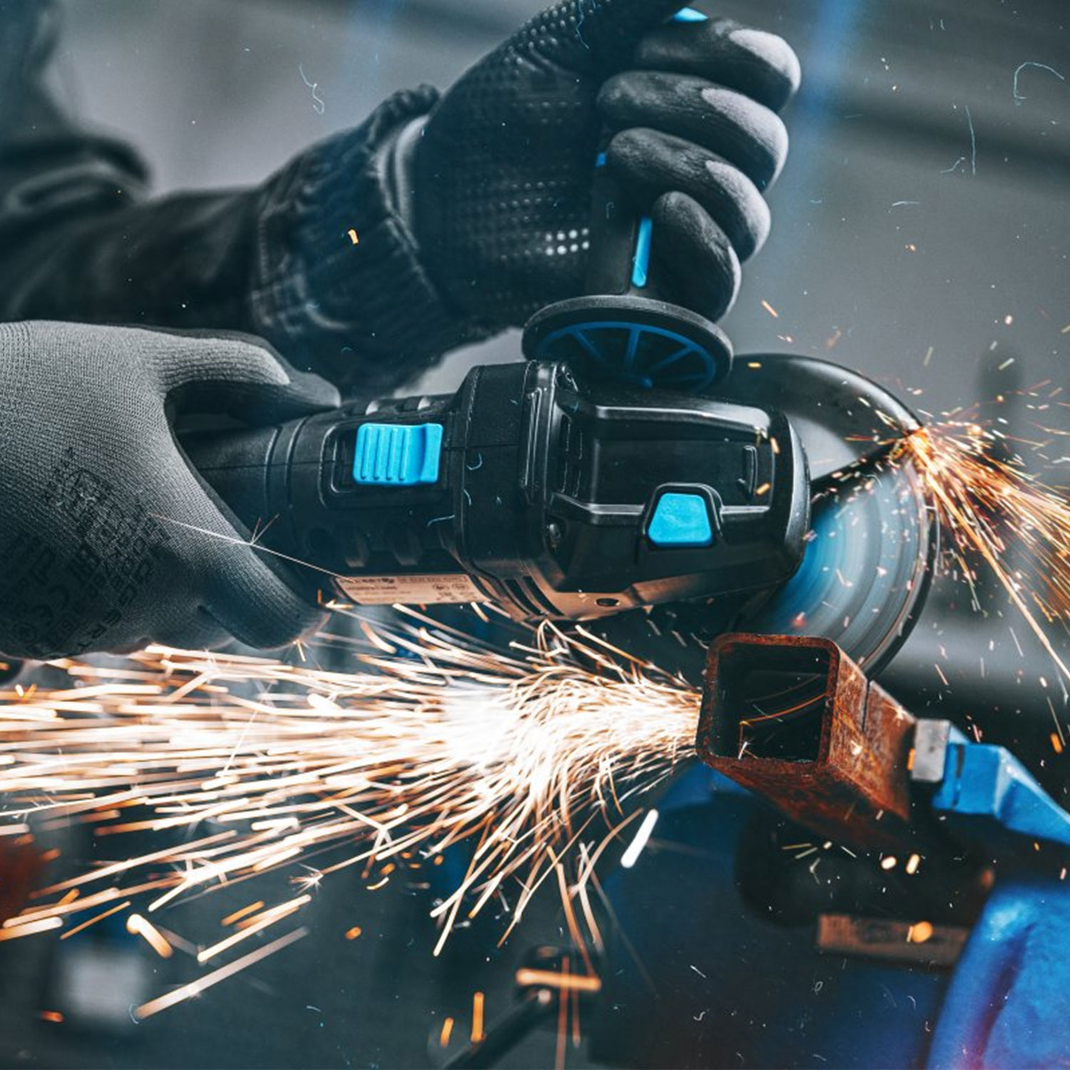 Warum Jeder Profi einen Hochwertigen Schleifer oder Multitool Braucht